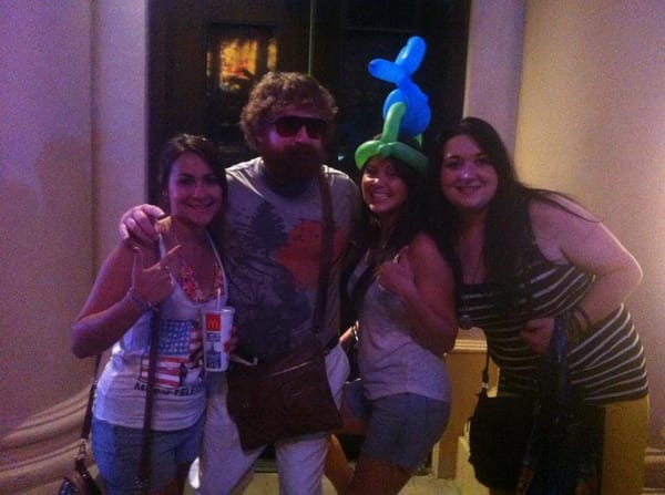 Vegas: Featuring Albert the balloon hat: photo 3