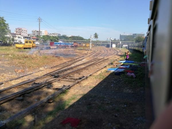 Local people’s daily life in Yangon: photo 9