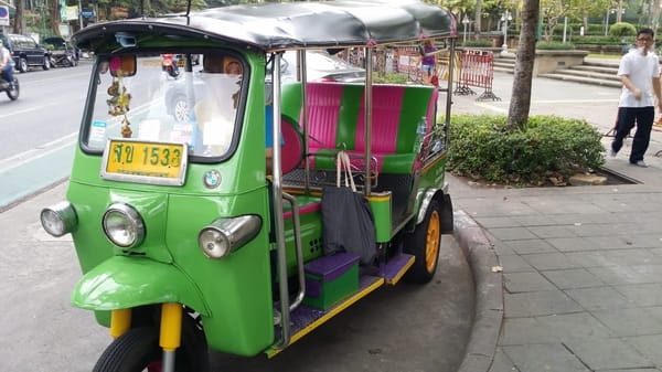 Living in Bangkok: photo 1
