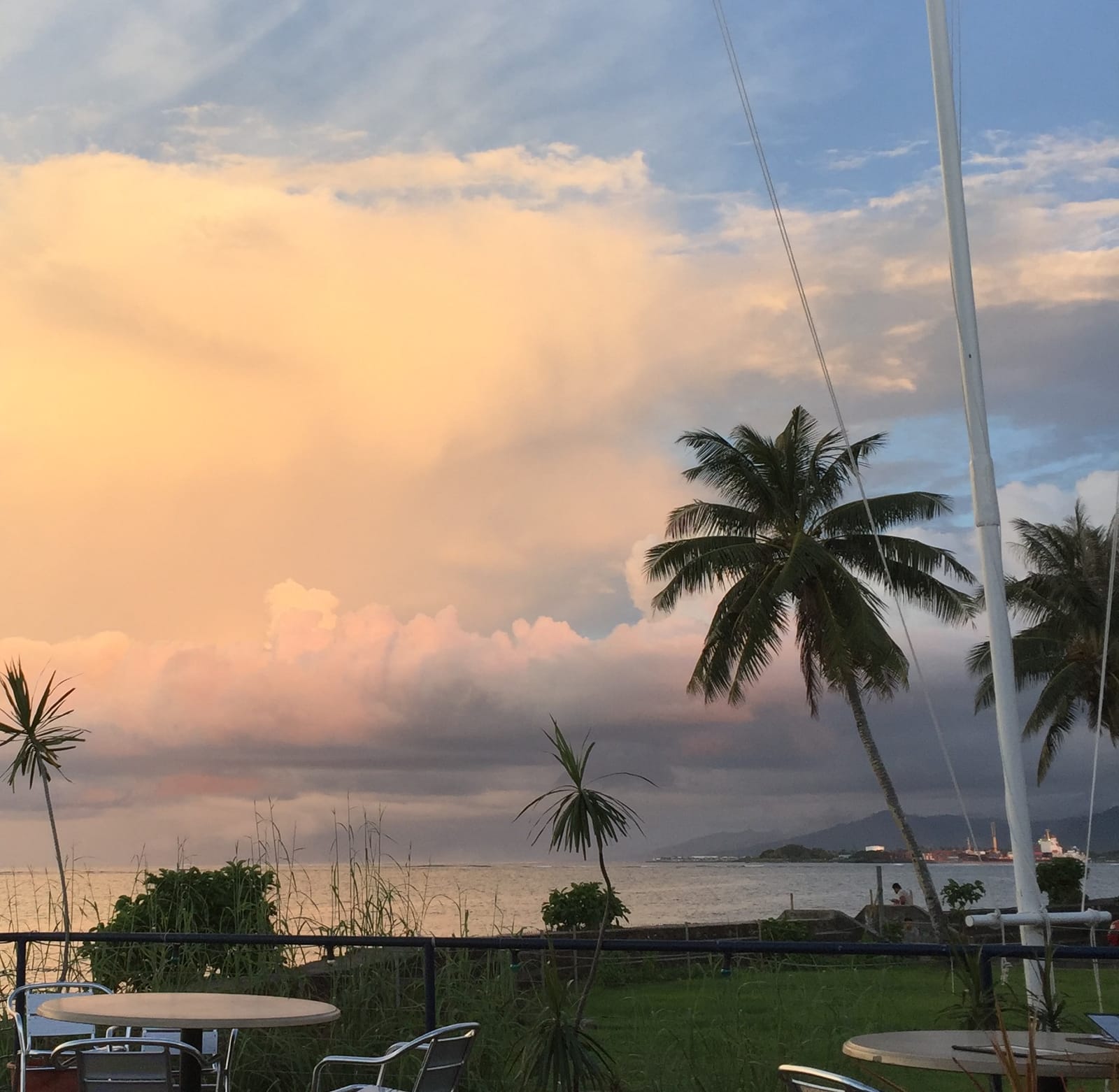 Samoa : Travel Tips for the Real Life Side of Island Paradise