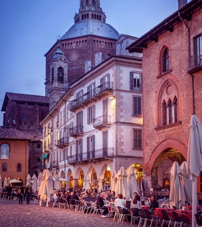 Pavia: A tiny italian city with cheap wine.: photo 2