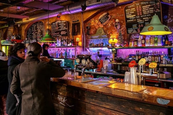 Must Try: Ruin Bars in Budapest, Hungary: photo 1