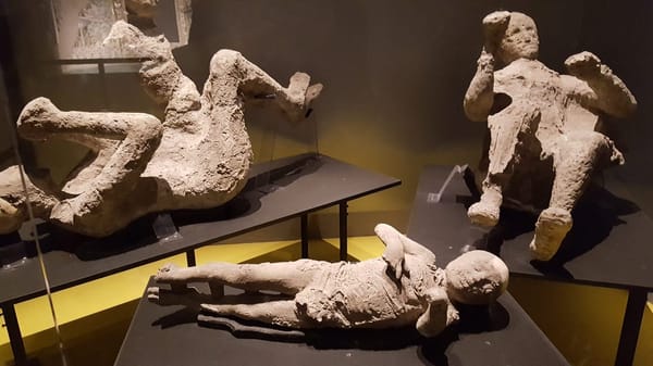 A day trip to the ruins of Pompeii from Naples: photo 1