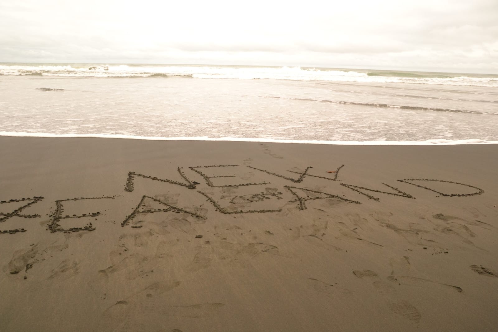New Zealand : the land of wonders