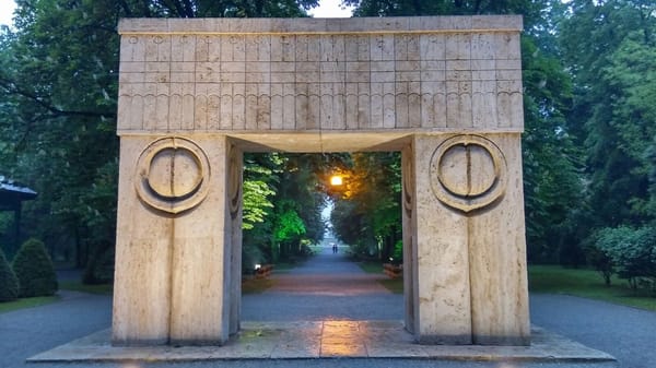 What can you visit in Targu Jiu, the city of Brancusi: photo 2