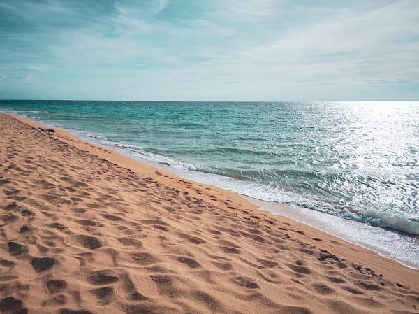Discover the 5 beaches of Jomalig Island: photo 4