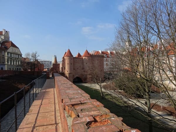 Top 4 places you must visit in Warsaw: photo 1