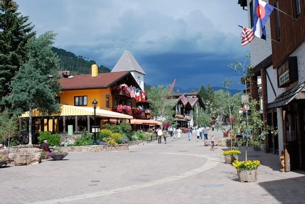Vail: A Snow Village: photo 3