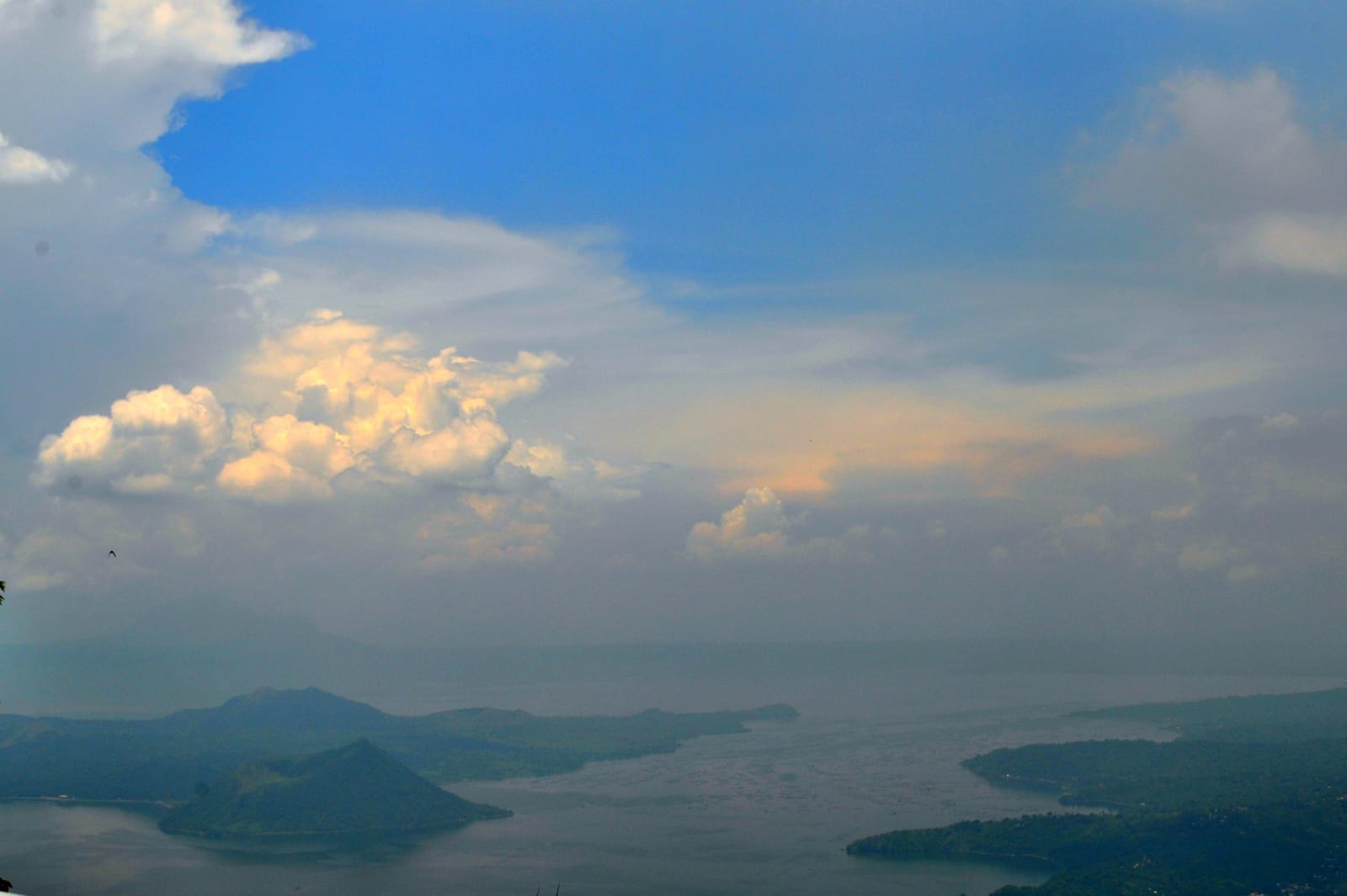 PHILIPPINES - A SWEET ESCAPE IN TAGAYTAY