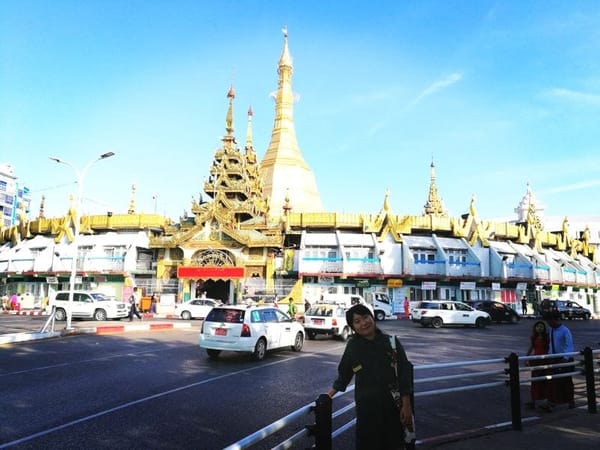 Local people’s daily life in Yangon: photo 1