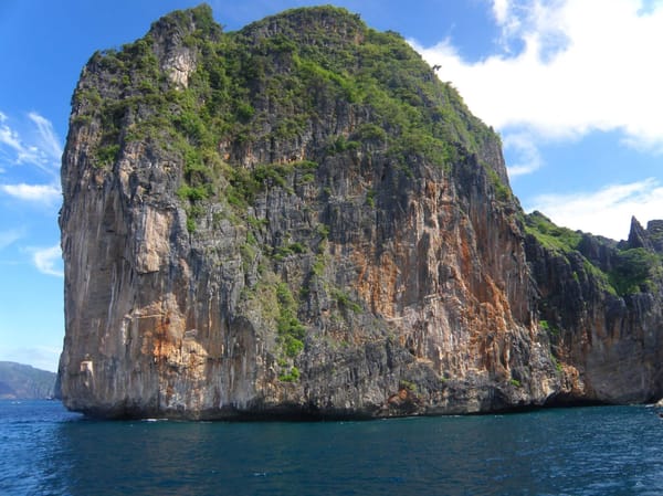 Ko Phi Phi: Adventures on Thailand's Most Spectacular Island: photo 2