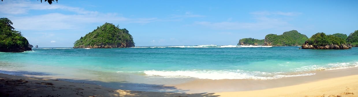 Pantai Tiga Warna (Three Colours Beach)