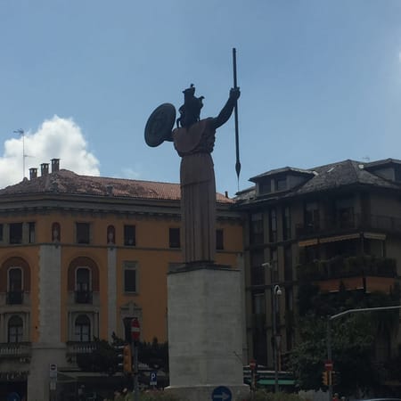 Pavia: A tiny italian city with cheap wine.: photo 1