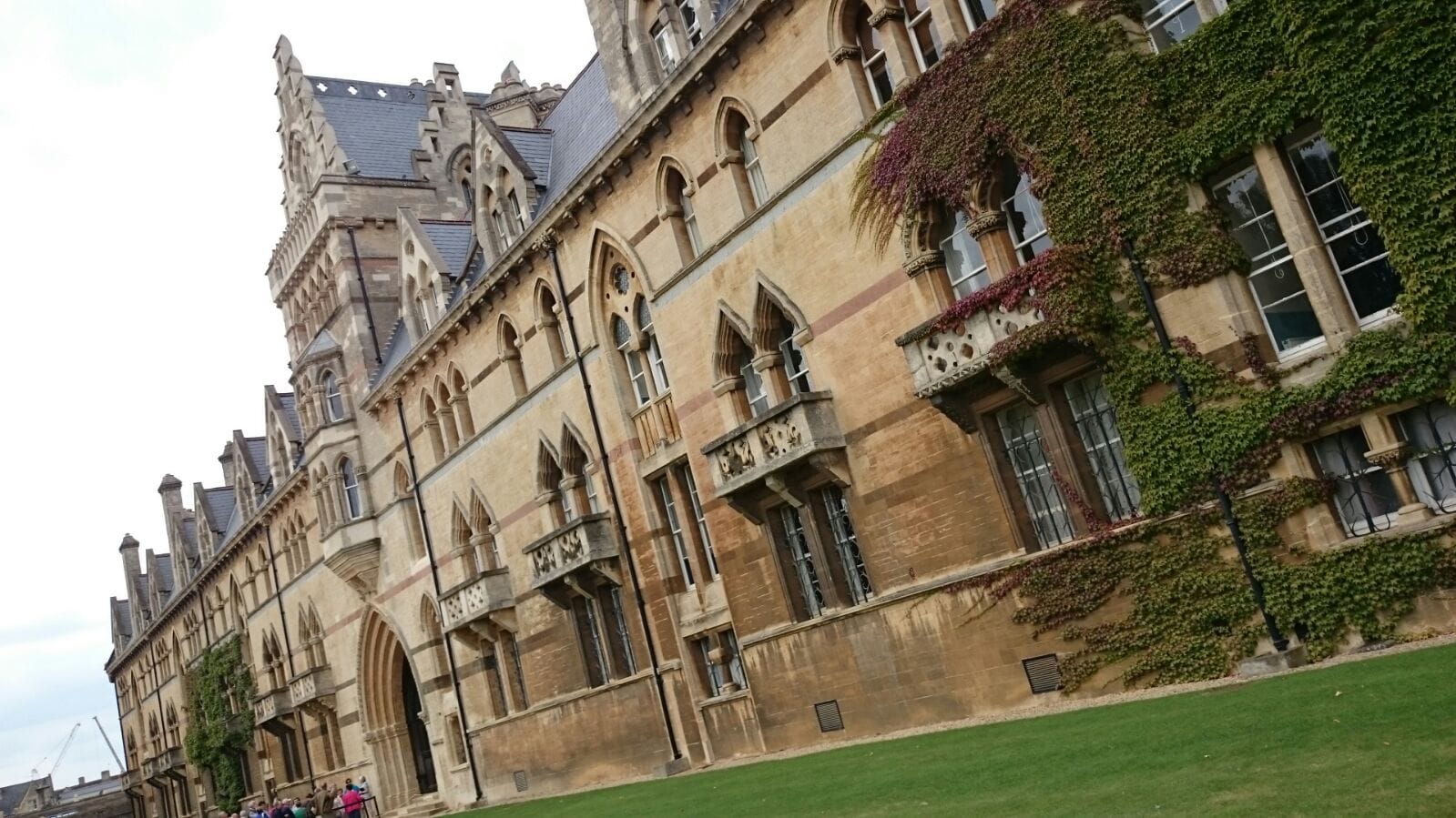 A journey throughout Cambridge and Oxford