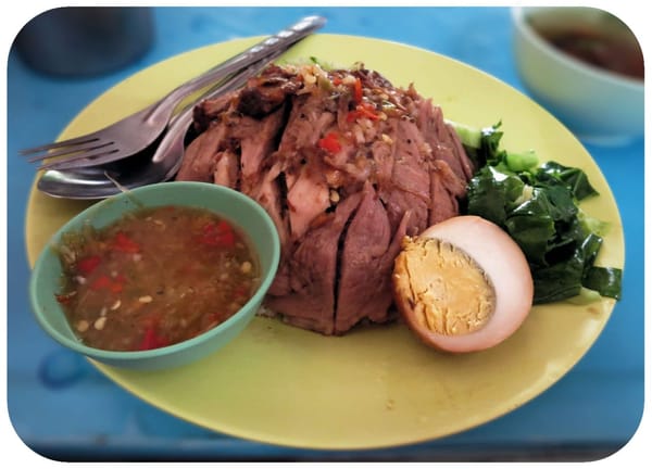 Eating in Pai, Thailand: photo 2