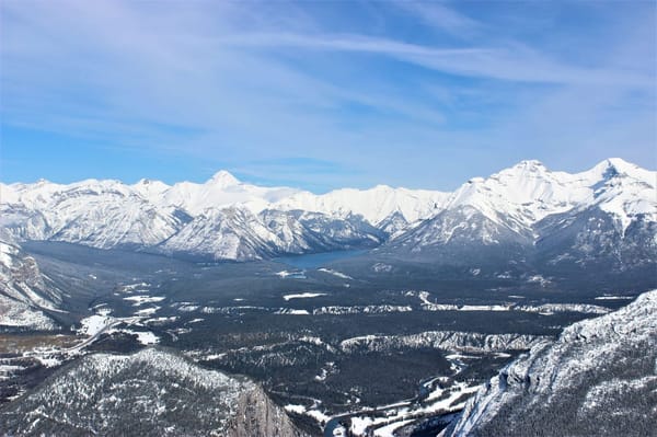 Banff National Park- Serene Lakes and Scenic Landscapes: photo 2