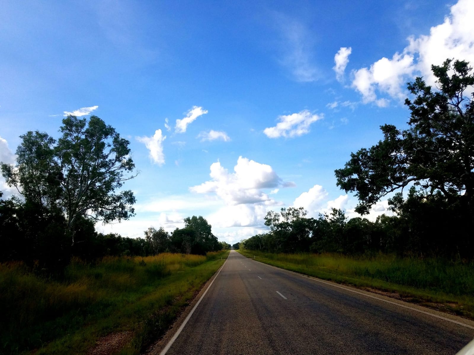 Best Spots to Visit on a Road Trip Through the Australian Outback