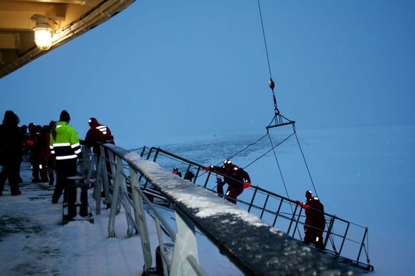 How to Catch Icebreaker or Swimming in Icebreaker Path -  Kemi,Finland.: photo 1