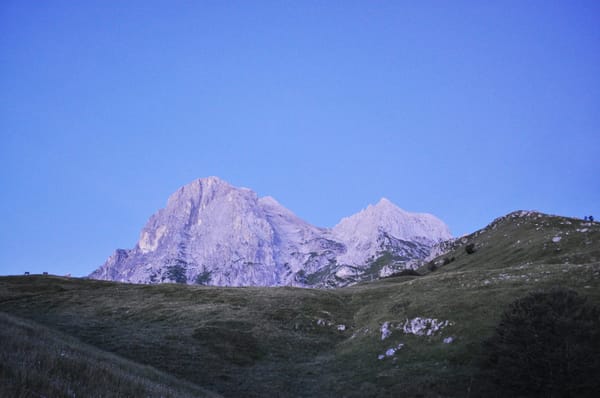 Hiking the Big Stone: Gran Sasso, Italy.: photo 1