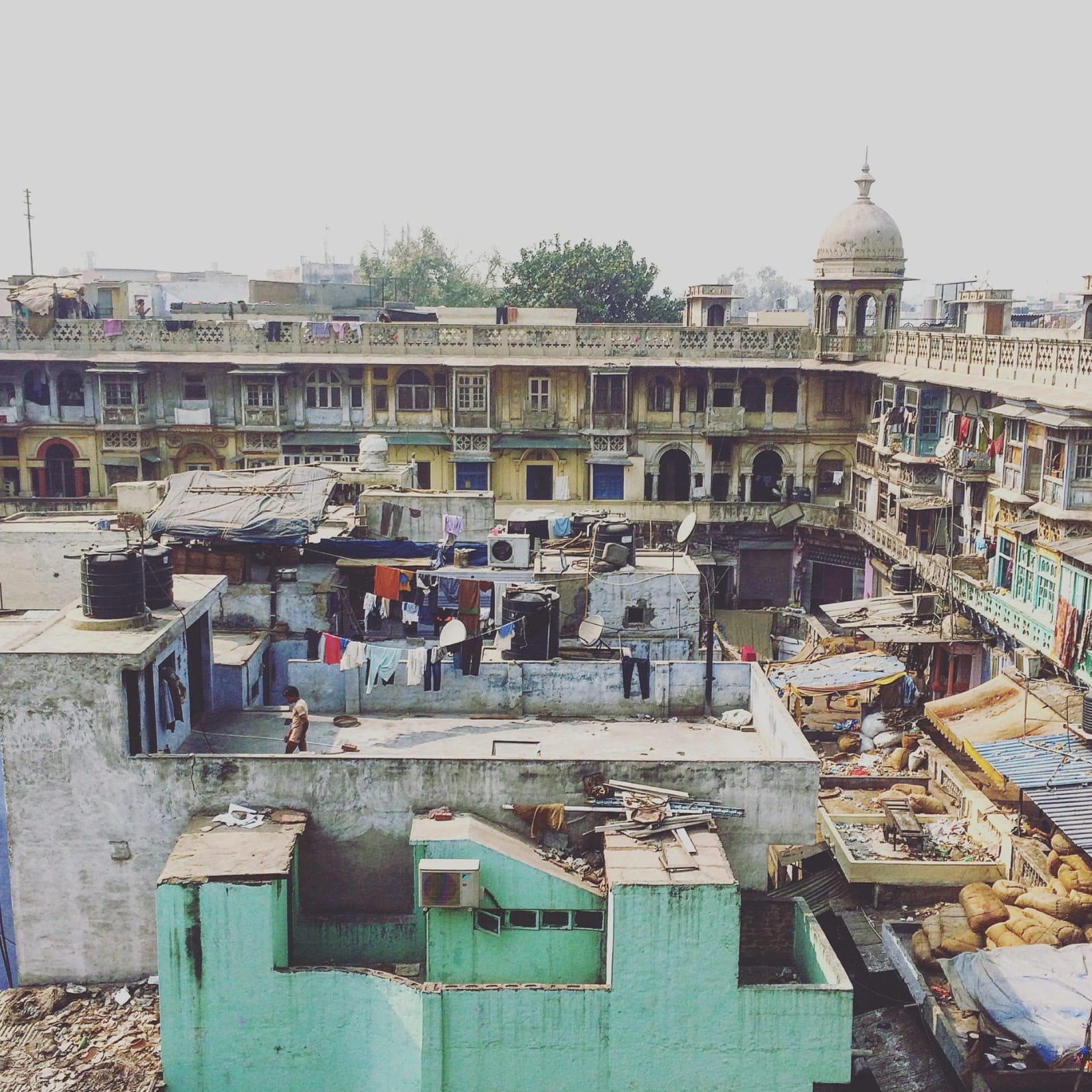 A survival practical guide to Delhi