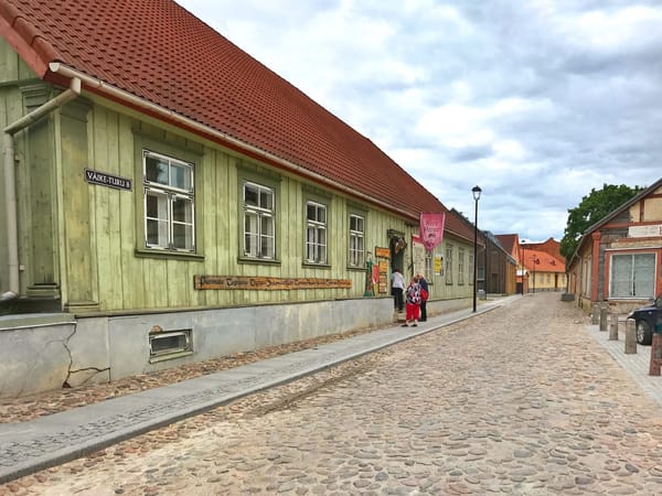 A short roadtrip through Estonia: Viljandi, Taagepera and Pärnu: photo 3